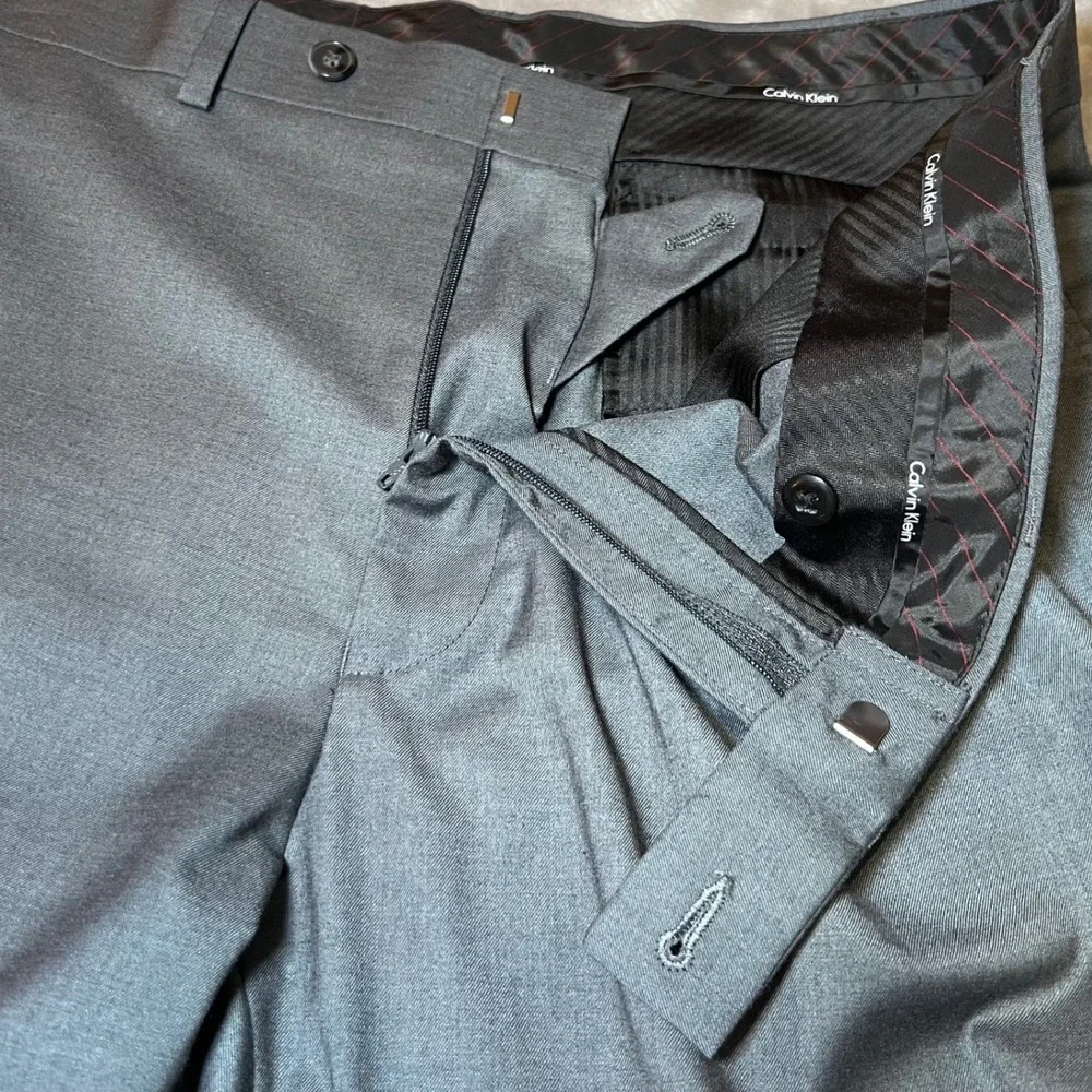 Calvin Klein Mens Size 40x30 Gray Dress Pants Business Casual Career Formal